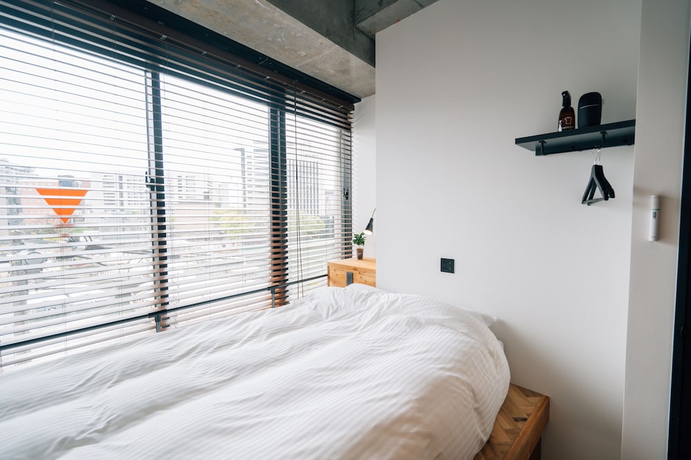 スタンダードルームリバービュー ダブルベッド1台 禁煙 客室3 | ゾンクホテル中洲であい橋