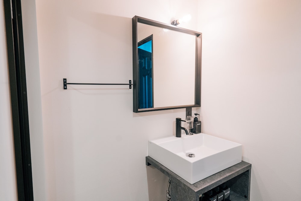 デラックスルームリバービュー ダブルベット2台 & シングルベット2台 禁煙 バスルーム1 | ゾンクホテル中洲であい橋