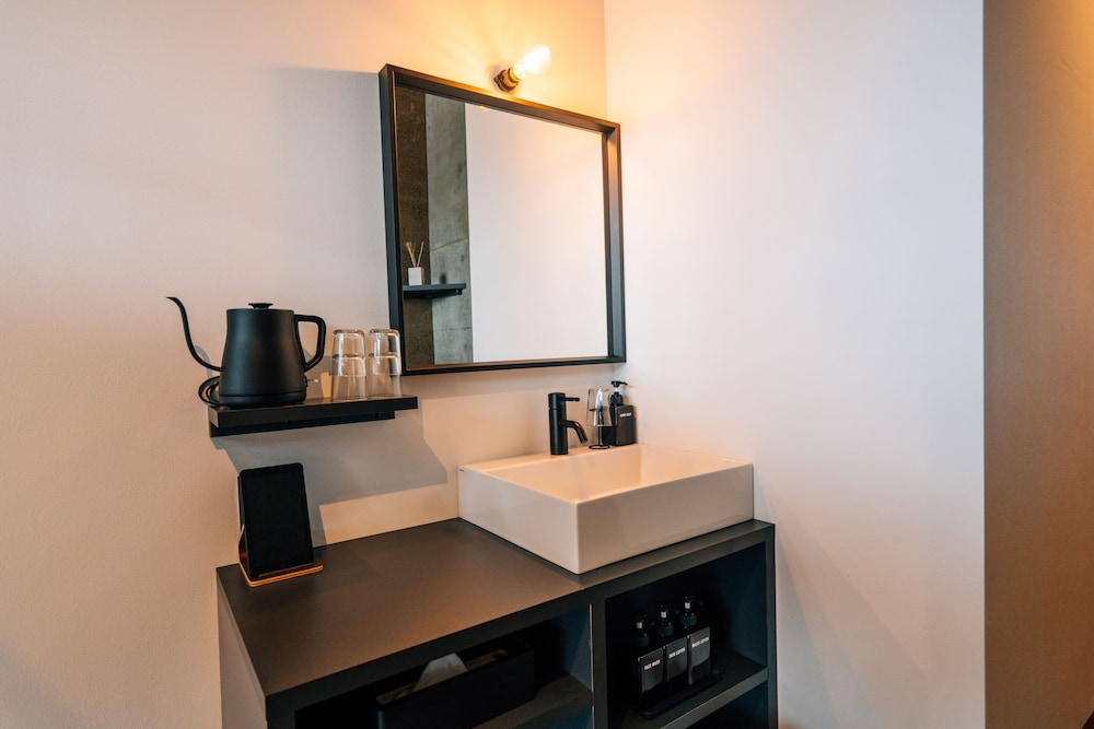 スタンダードルーム I ダブルベッド2台 禁煙 客室の設備とサービス8 | ゾンクホテル中洲であい橋