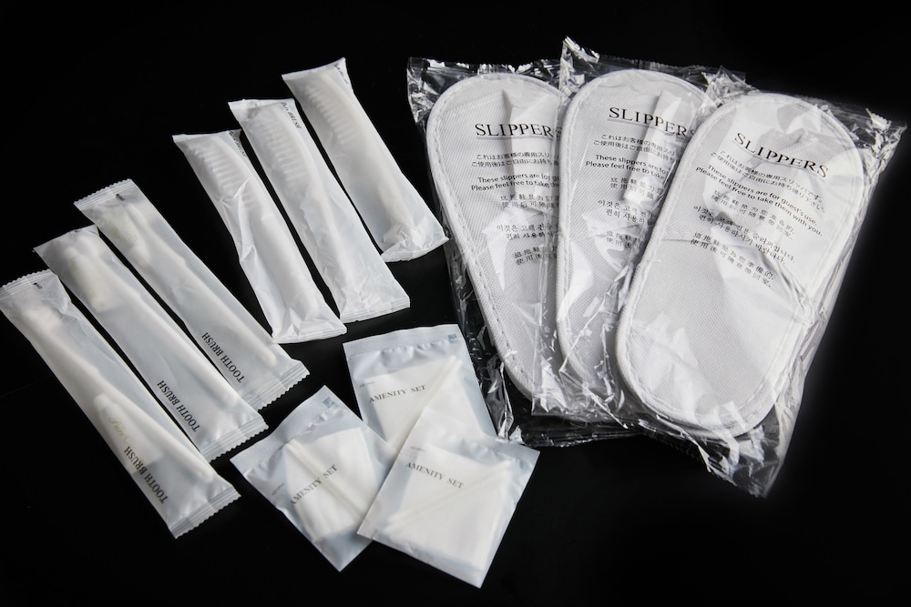 スタンダードルーム ダブルベッド1台 禁煙 客室の設備とサービス4 | ゾンクホテル中洲であい橋