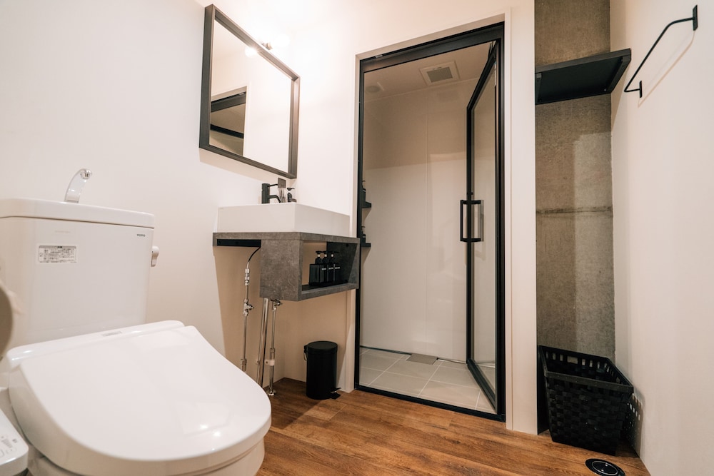 デラックスルーム ダブルベット2台 & シングルベット2台 禁煙 バスルーム2 | ゾンクホテル中洲であい橋