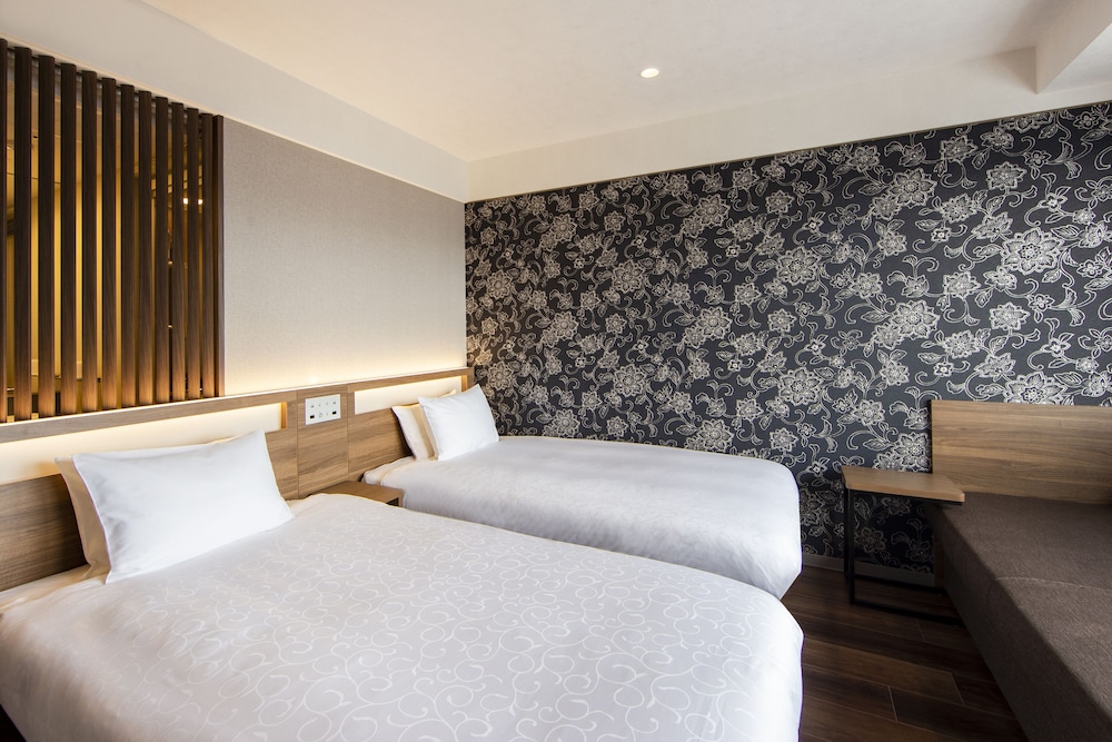 ハイフロアスーペリアツイン with Sofa Bed 客室4 | からくさホテルグランデ新大阪タワー