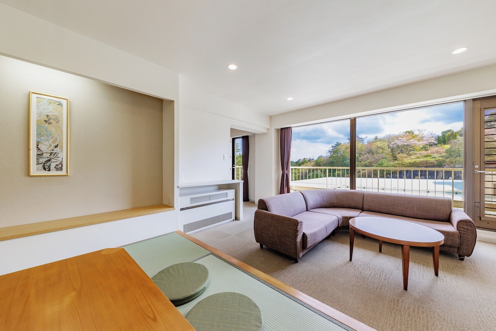 かぞくスイート和洋　ツイン＋4.5畳（禁煙） | スパリゾートハワイアンズ ホテルハワイアンズ