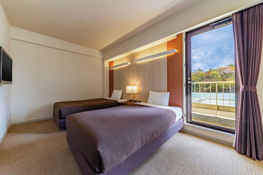 かぞくスイート和洋　ツイン＋4.5畳（禁煙） 客室1 | スパリゾートハワイアンズ ホテルハワイアンズ