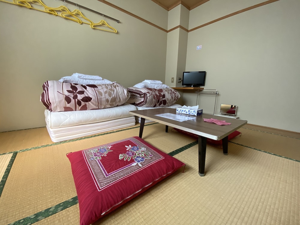 和室 ダブルルーム 専用トイレ 共用バスルーム 客室6 | Nozawa Dream Central