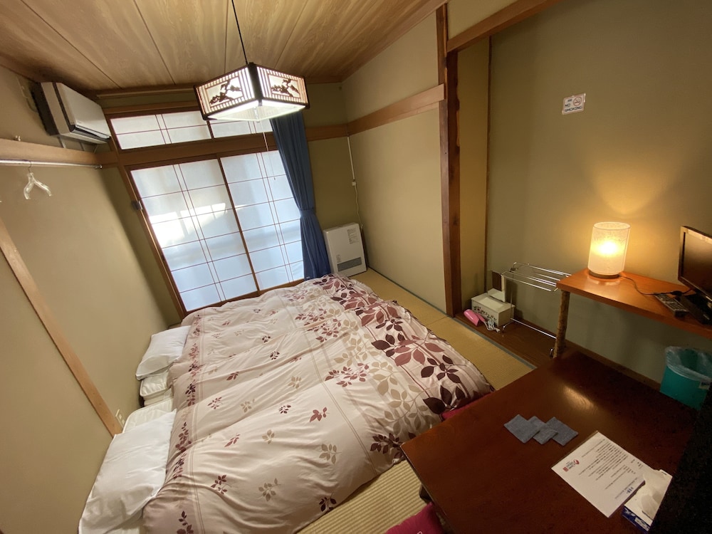 和室 ダブルルーム 共用トイレ 共用バスルーム 客室2 | Nozawa Dream Central