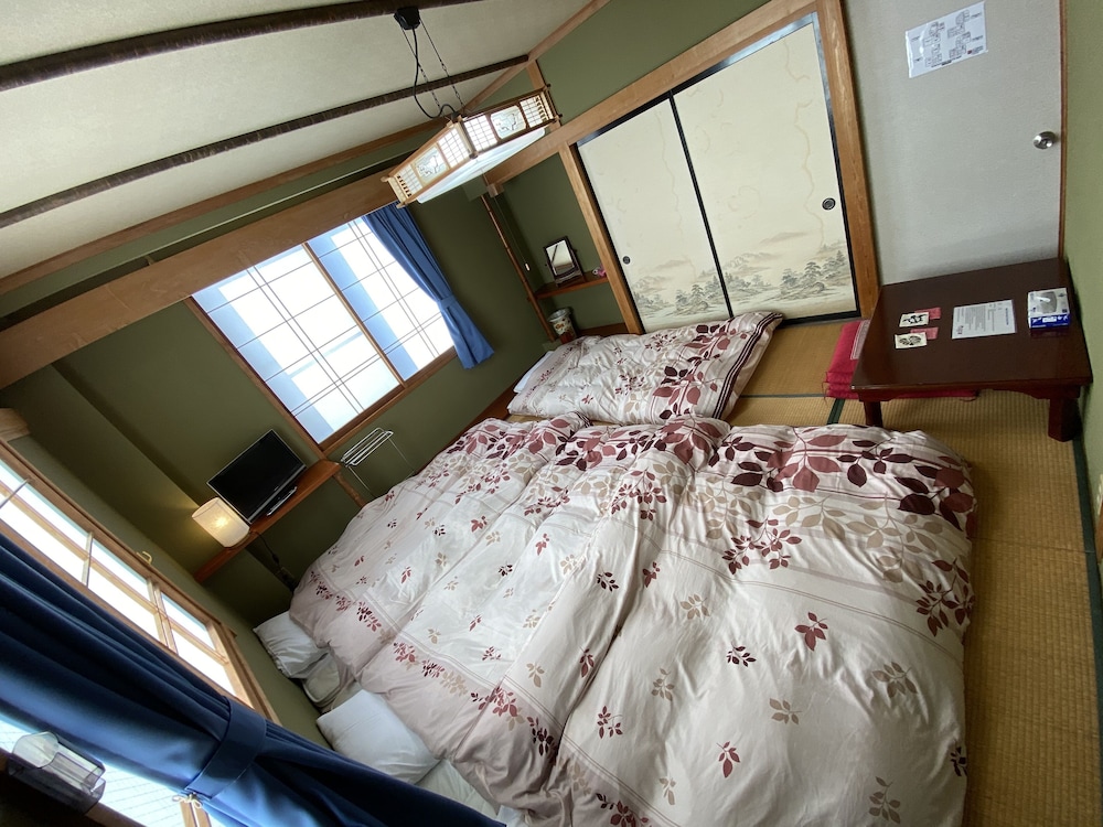 和室 3人部屋 共用トイレ 共用バスルーム 客室3 | Nozawa Dream Central