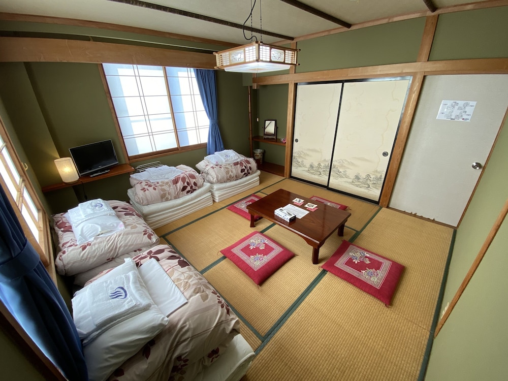 和室 3人部屋 共用トイレ 共用バスルーム | Nozawa Dream Central
