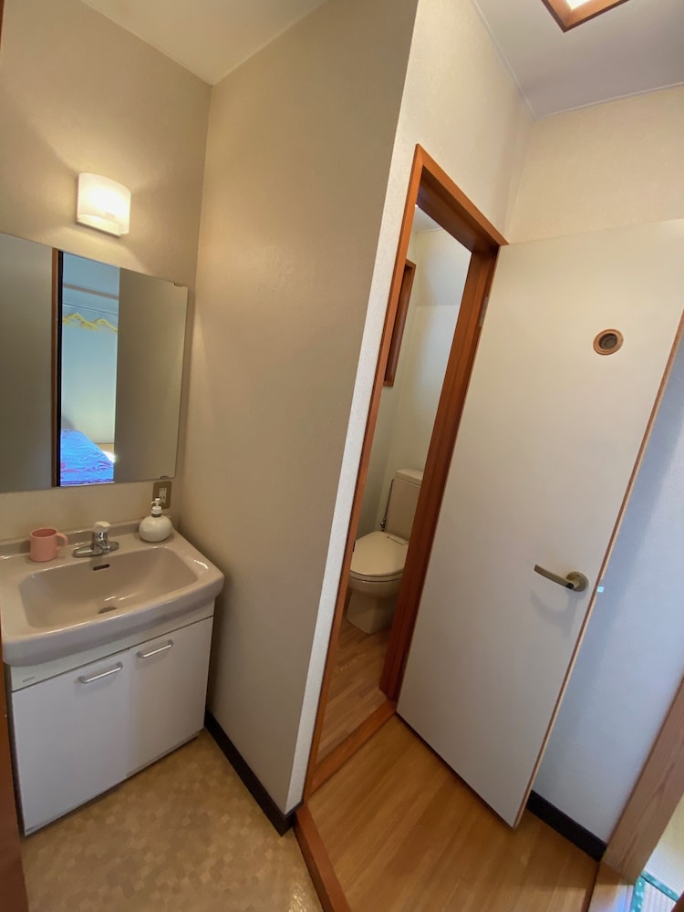 和室 ダブルルーム 専用トイレ 共用バスルーム 客室3 | Nozawa Dream Central