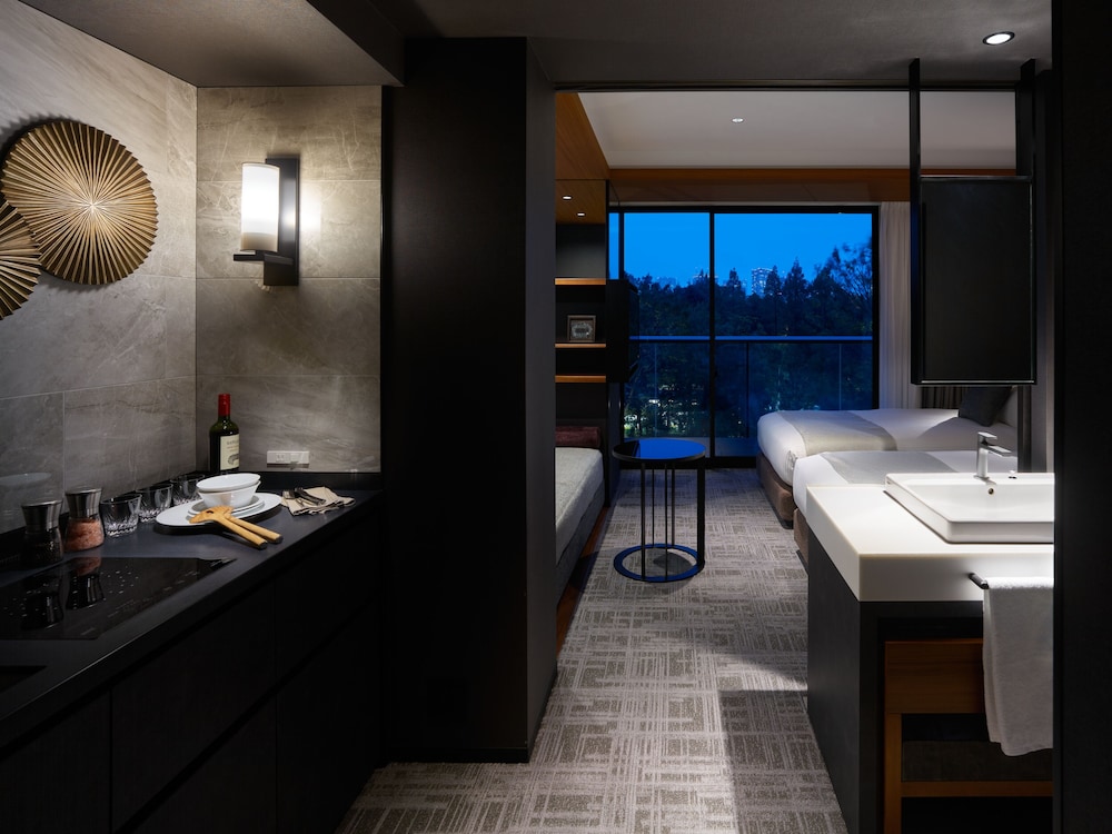 スーペリアコーナーツイン (ミニキッチン, バルコニー付) (禁煙) 客室1 | 三井ガーデンホテル神宮外苑の杜プレミア