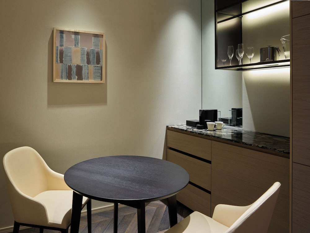 ジュニアスイートツイン (バルコニー付) (禁煙) 客室2 | 三井ガーデンホテル神宮外苑の杜プレミア