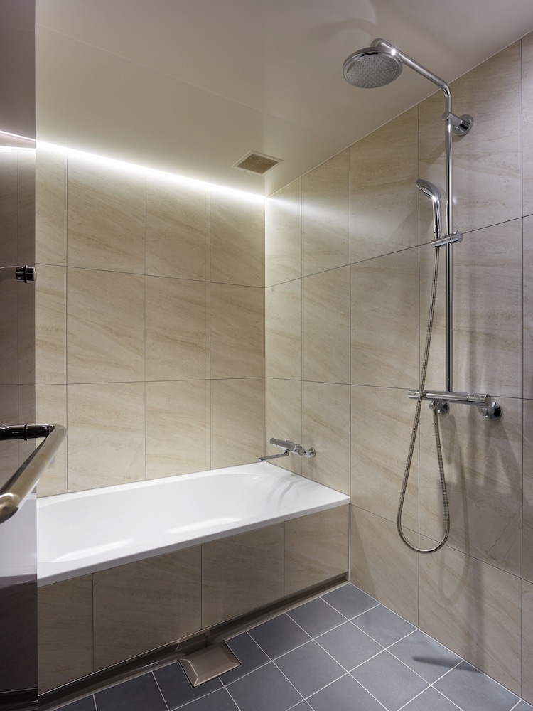 ジュニアスイートツイン (バルコニー付) (禁煙) バスルーム0 | 三井ガーデンホテル神宮外苑の杜プレミア