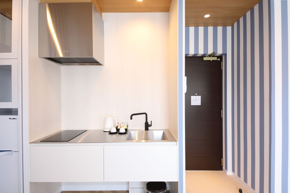 デラックス　ダブルルーム　ハワイアンチル 専用簡易キッチン0 | ホテル四季彩 京都