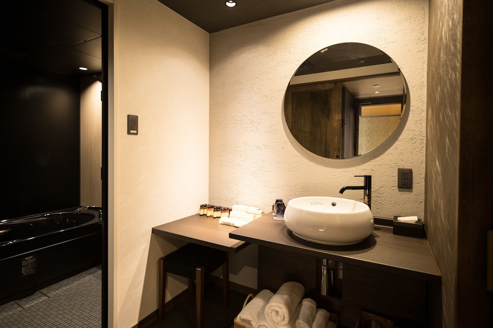 メゾネットスイート　和洋室　嵐山 バスルーム1 | ホテル四季彩 京都