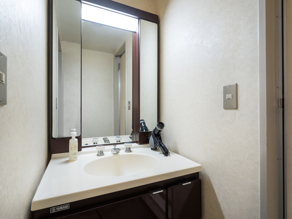 ツインルーム 禁煙 バスルームのシンク0 | Tabist ホテルマーキュリー 浅草橋