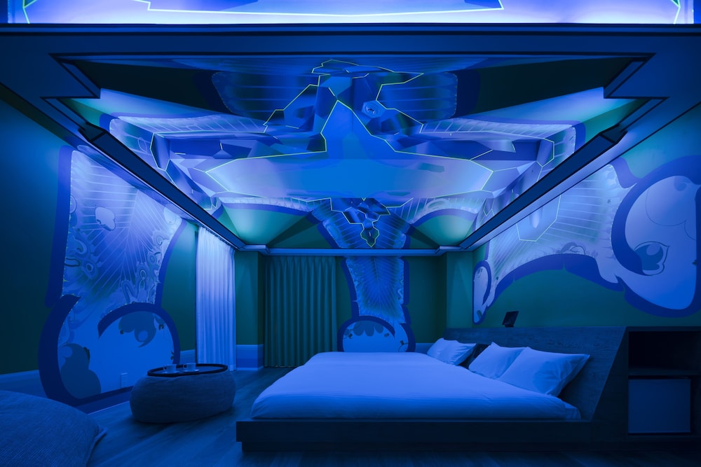 360° Immersive Mural & Light “NEXTEFX” by Mon Koutaro Ooyama (#BCTION, DOPPEL) 客室1 | BnA Alter Museum