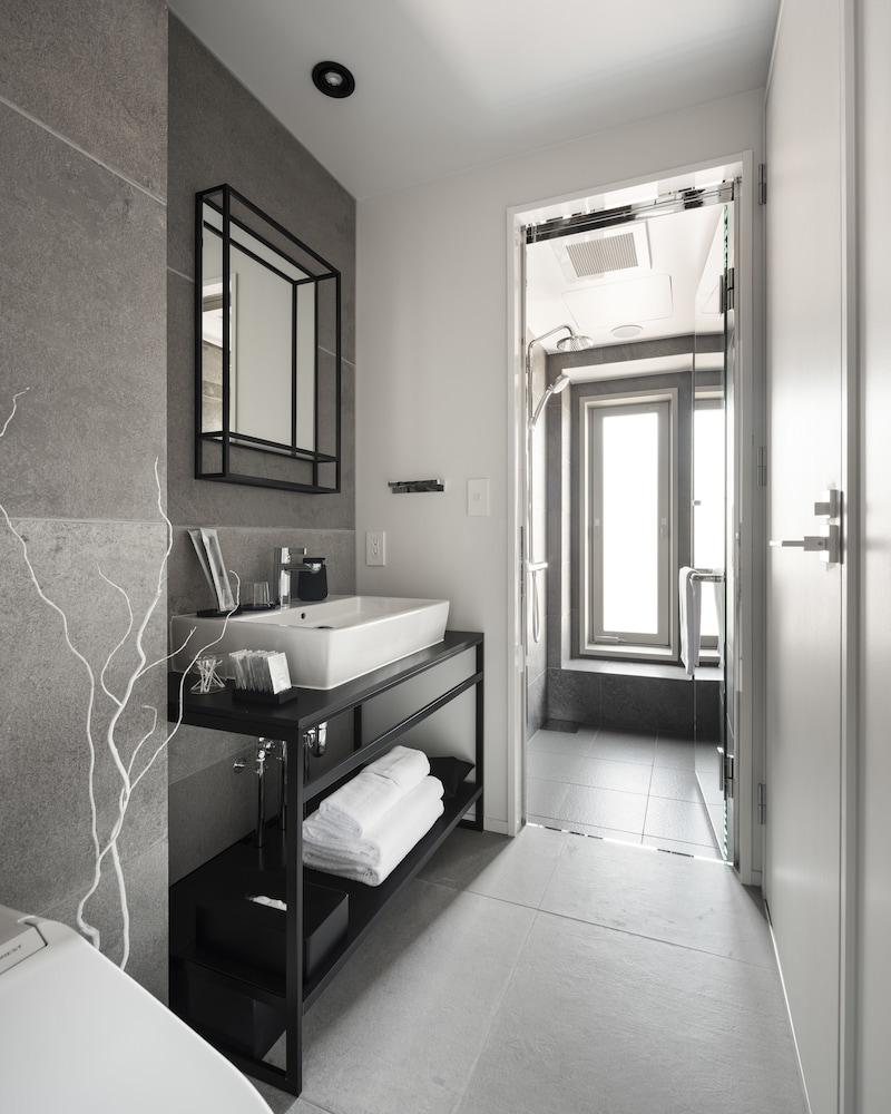 Art of Shadows “ASITA_ROOM REM sleep garden of Mr. X” by Sai バスルーム0 | BnA Alter Museum