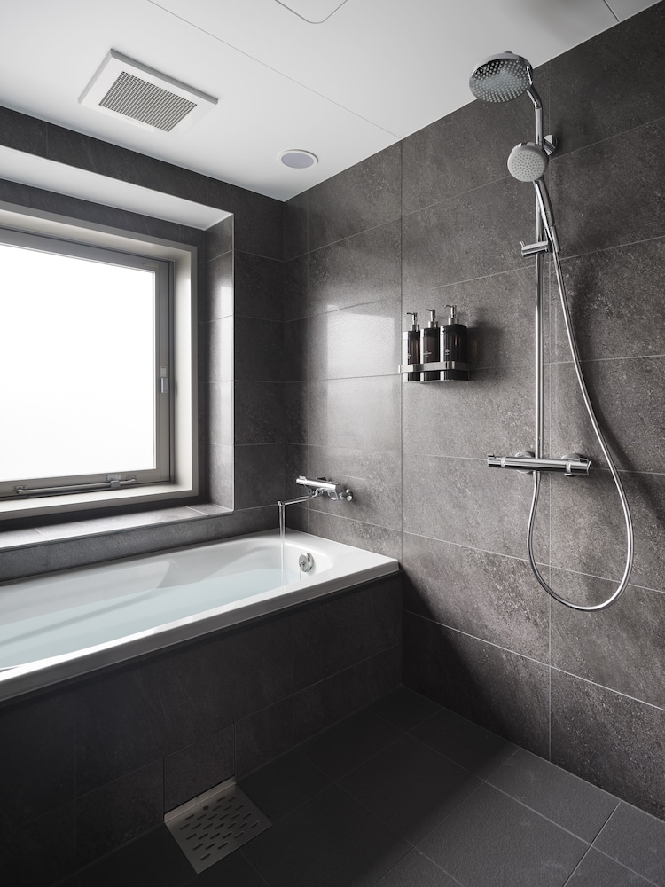 特別オファー　お部屋タイプお任せ (禁煙　22平米 - 30平米) バスルーム0 | BnA Alter Museum