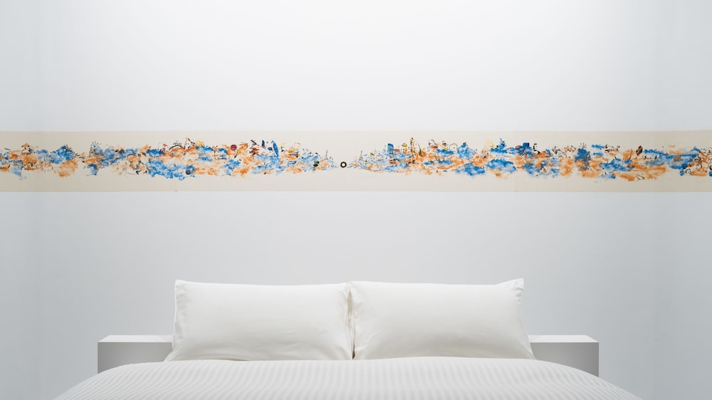 Hypnotic Kinetic Vortex Room “MY ROOM” by Akiyoshi Mishima 客室1 | BnA Alter Museum