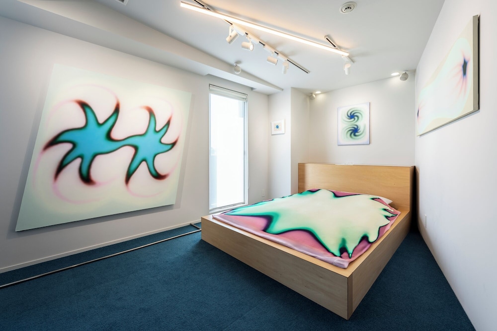 An immersive, experimental gallery for future collectors 客室1 | BnA Alter Museum