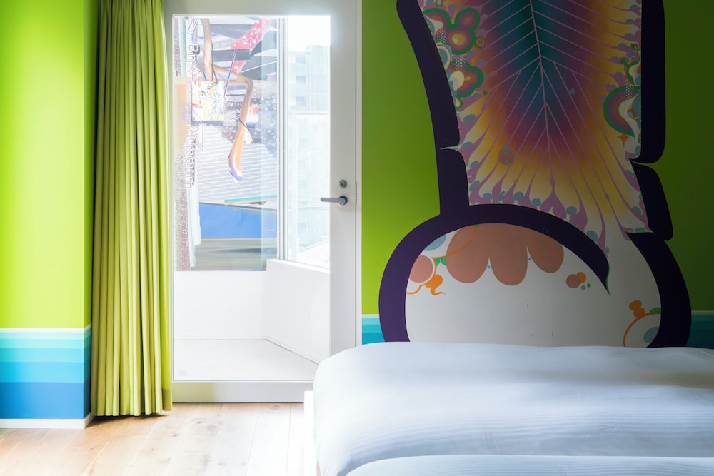 360° Immersive Mural & Light “NEXTEFX” by Mon Koutaro Ooyama (#BCTION, DOPPEL) 客室3 | BnA Alter Museum