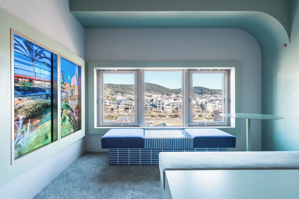 Digital drift through a Green Garden by Asako Fujikura 客室1 | BnA Alter Museum