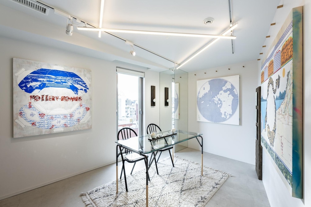 An immersive, experimental gallery for future collectors 客室3 | BnA Alter Museum