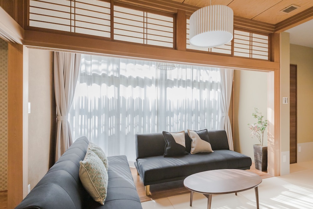 和風プレミアムルーム リビング エリア0 | PLAYSIS ASAKUSA