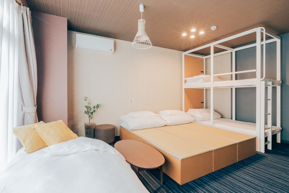 バンクベッドルーム テラス付き 客室1 | PLAYSIS ASAKUSA
