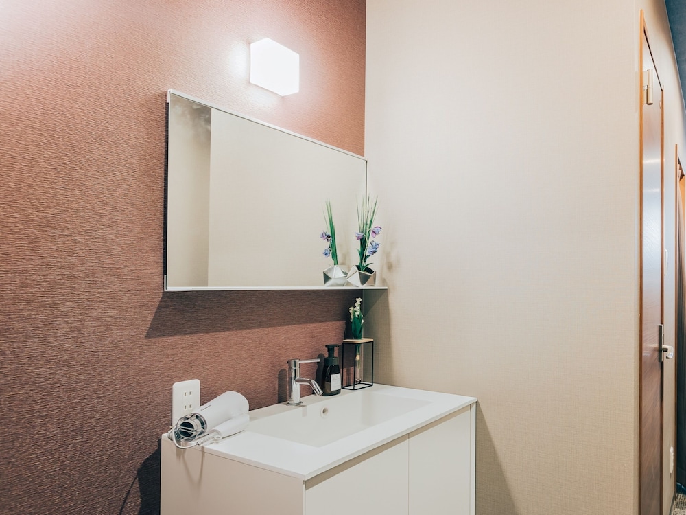 デラックスツイン（バリアフリー対応） 客室4 | PLAYSIS ASAKUSA