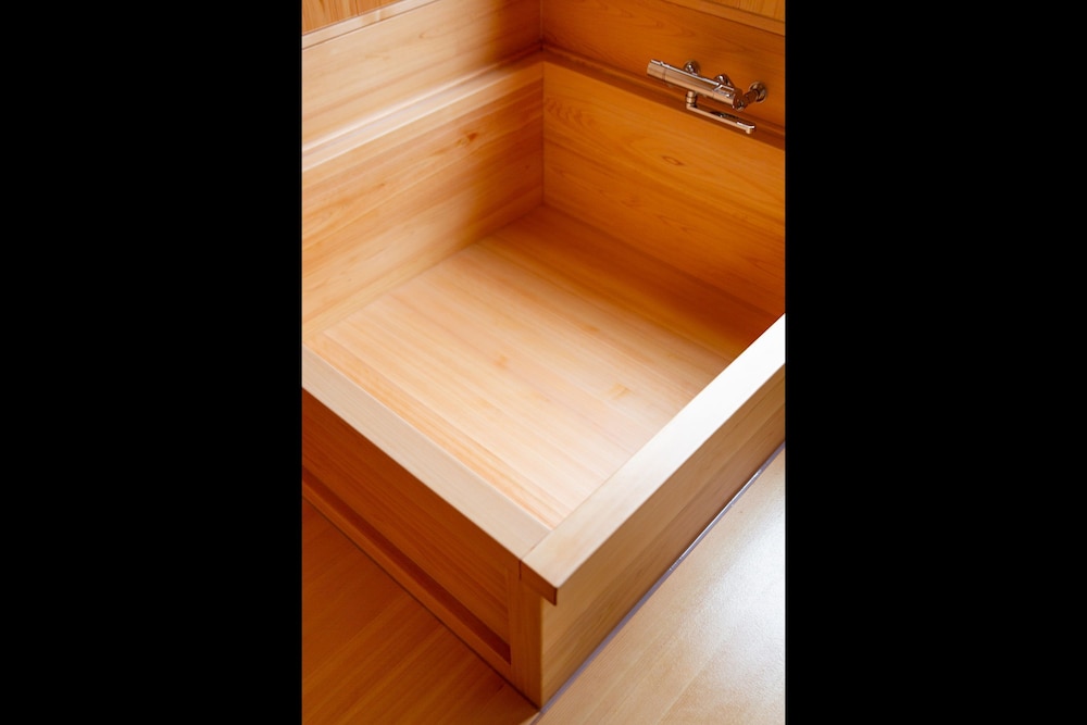 エクスクルーシブ スイート ベッド (複数台) 禁煙 専用バスルーム バスルーム3 | eph TAKAYAMA（エフ高山）