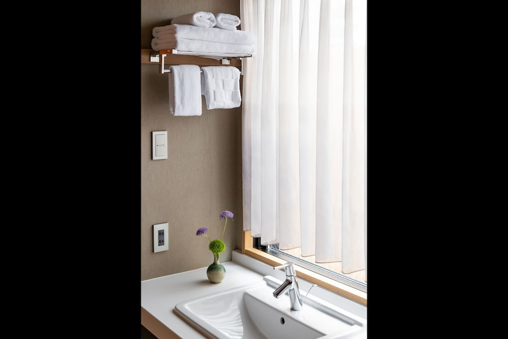 エクスクルーシブ スイート ベッド (複数台) 禁煙 専用バスルーム 客室6 | eph TAKAYAMA（エフ高山）