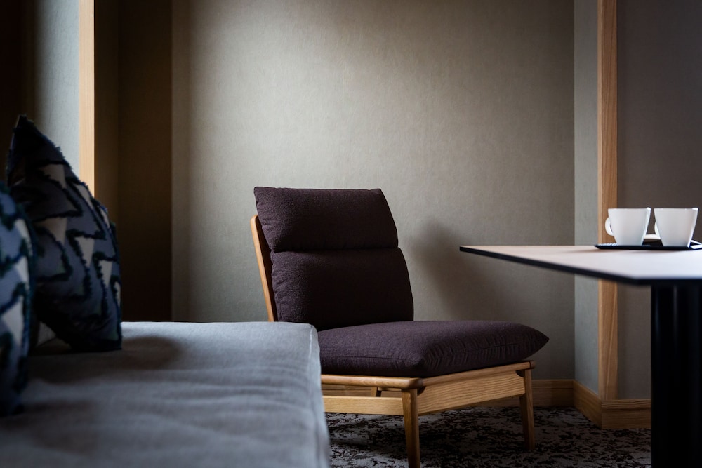 エクスクルーシブ スイート ベッド (複数台) 禁煙 専用バスルーム リビング エリア0 | eph TAKAYAMA（エフ高山）