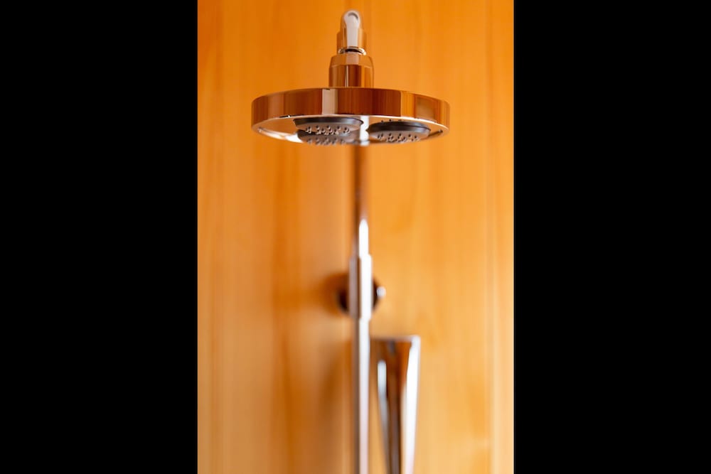 クラシック ツインルーム シングルベッド 2 台 禁煙 専用バスルーム バスルーム2 | eph TAKAYAMA（エフ高山）