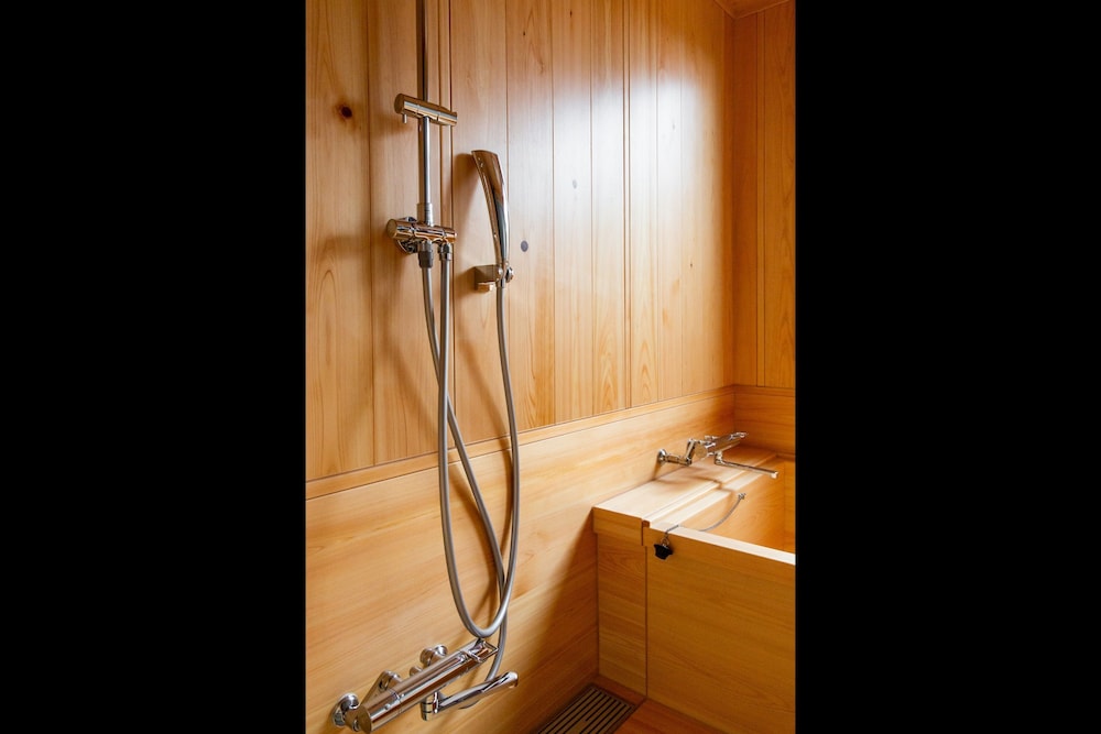 スーペリア ツインルーム 禁煙 専用バスルーム バスルーム3 | eph TAKAYAMA（エフ高山）