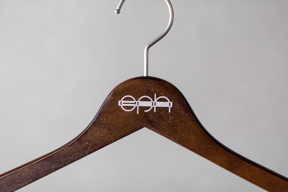 クラシック ツインルーム シングルベッド 2 台 禁煙 専用バスルーム 客室の設備とサービス1 | eph TAKAYAMA（エフ高山）