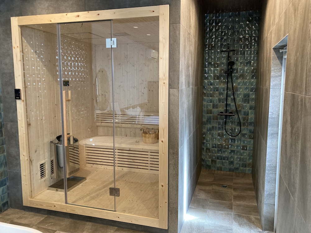 ダブルルーム バスルーム0 | クリスタルパーク久松