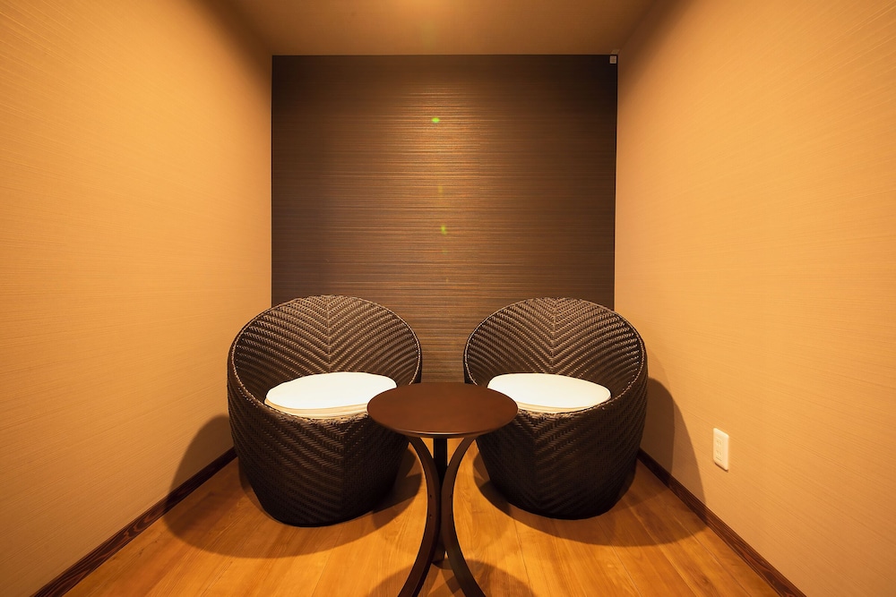 デザイン 4 人部屋 禁煙 客室2 | 宵待ちの宿 萩一輪