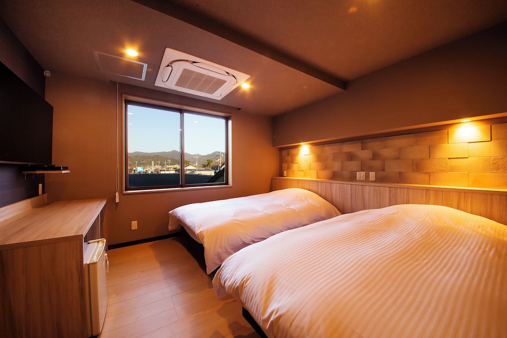 デザイン 4 人部屋 禁煙 | 宵待ちの宿 萩一輪