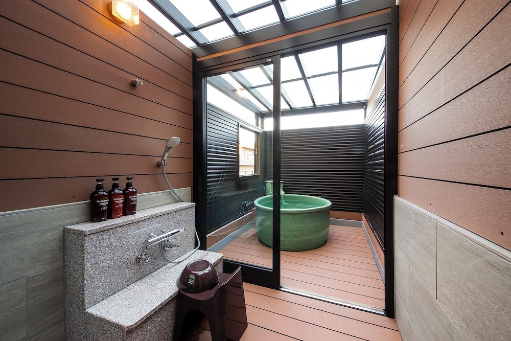 デザイン 4 人部屋 禁煙 バスルーム0 | 宵待ちの宿 萩一輪