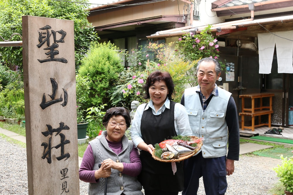 施設の入り口1 | 聖山荘