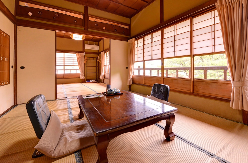 和室 ファミリールーム 客室8 | 備後屋