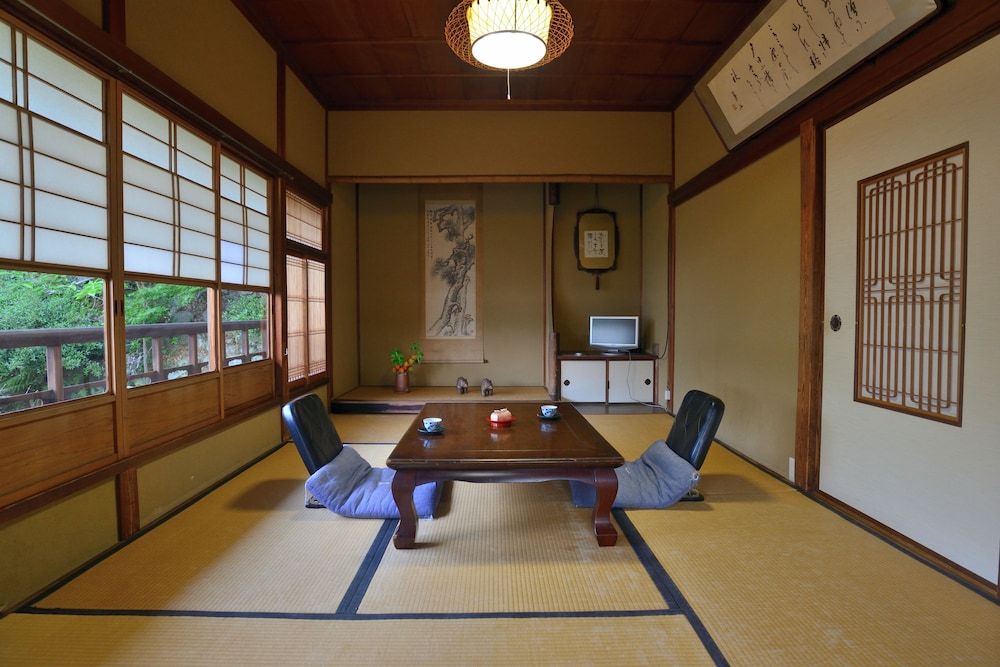 和室 ファミリールーム 客室1 | 備後屋