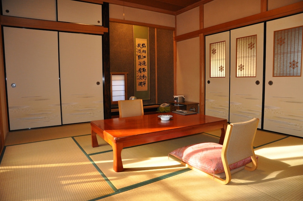 客室1 | 白子温泉 青松庭 白砂