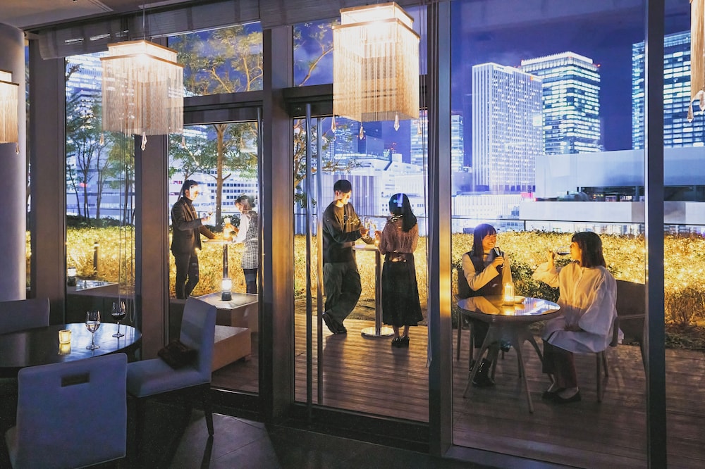 ロビーラウンジ1 | アルモニーアンブラッセ大阪