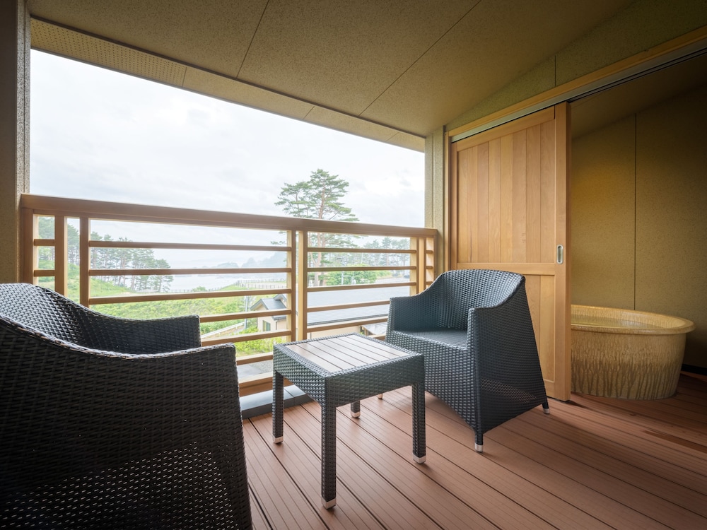 本館 太郎の庵 (8畳+6畳) 露天風呂付モダン和室 部屋からの景観0 | 渚亭たろう庵