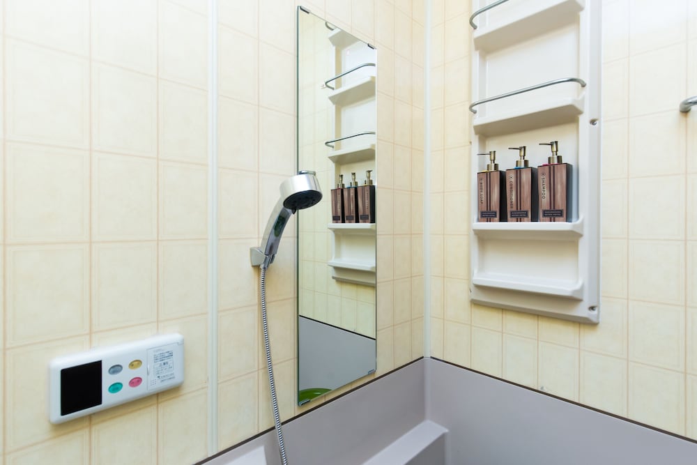 Private Vacation Home (Hanare) バスルーム1 | 神楽坂 レトロなBARとホテル