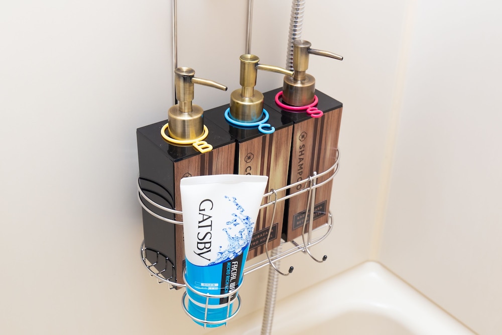 Apartment (Room 2, Room3) バスルームの設備0 | 神楽坂 レトロなBARとホテル