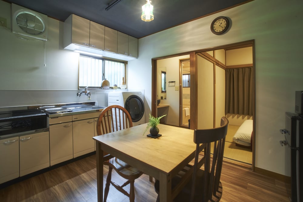 Apartment (Room 1) 専用キッチン0 | 神楽坂 レトロなBARとホテル