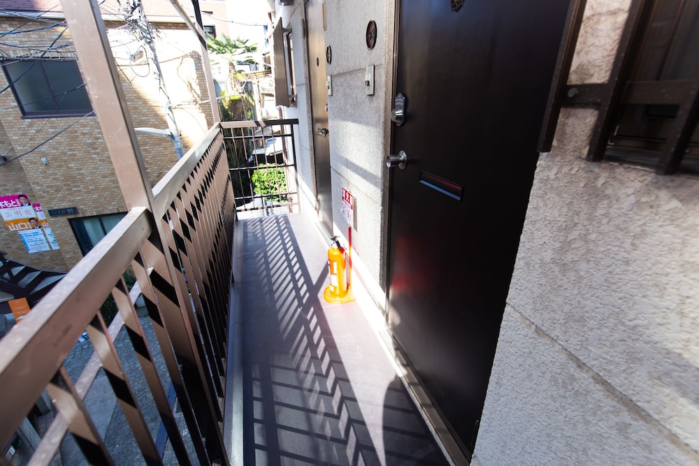 Apartment (Room 2, Room3) 客室4 | 神楽坂 レトロなBARとホテル